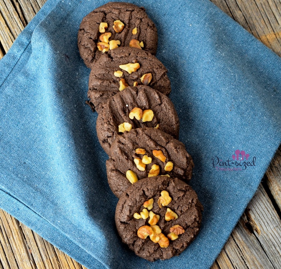 easy chocolate pecan cookies