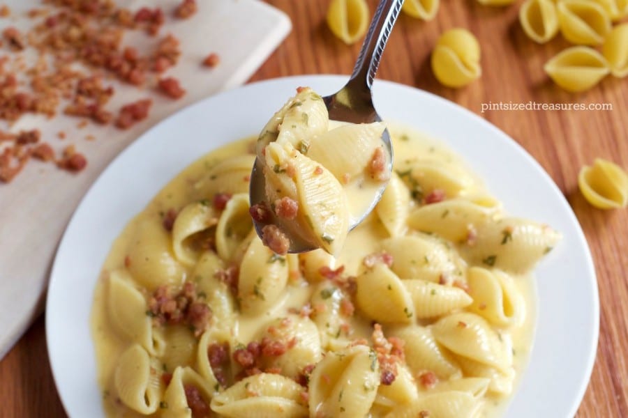 easy stove-top bacon shells and cheese