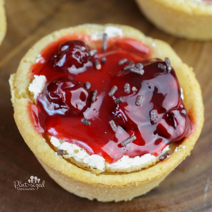 easy cherry cheesecake cookie cups