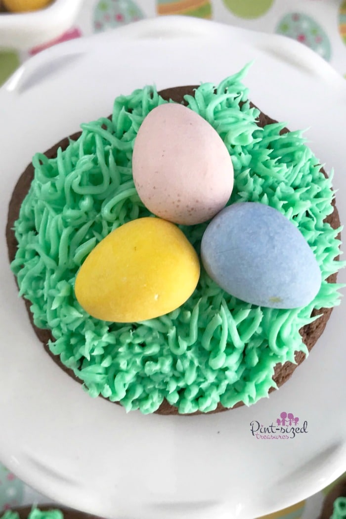 These are the EASIEST Easter egg cookies you'll ever bake! we included some crazy simple hacks that helps you create a colorful, yummy, Easter cookie that's no-fuss! Enjoy! #Easter #Eastereggs #eastercookies #eastereggcookies #easycookiesrecipe #eastercookierecipe #recipeforeasycookies #easyspringcookies #eastertreats #easyEasterideas