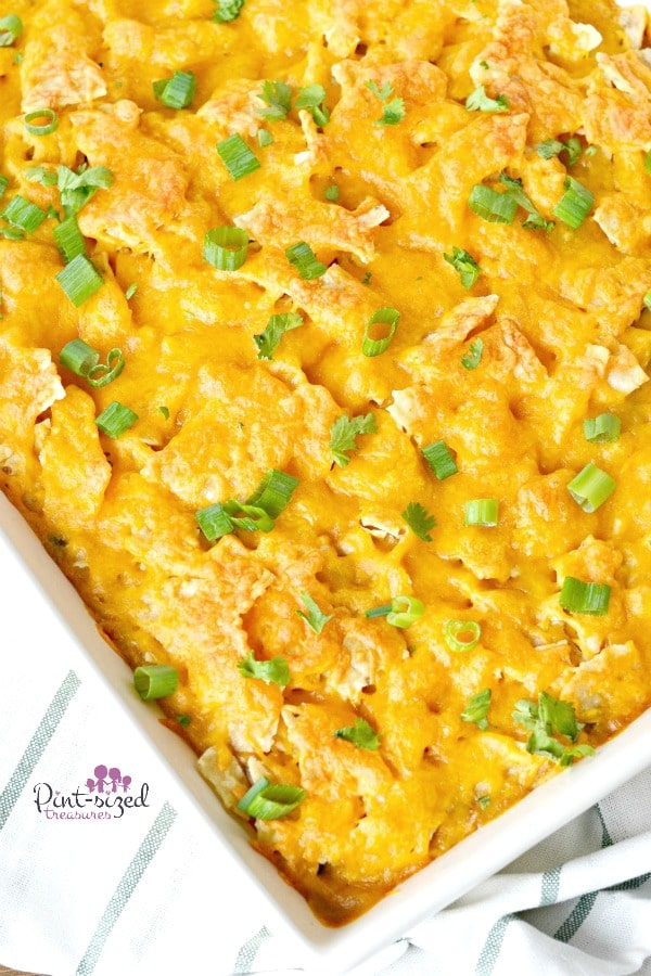 Cilantro, black beans, onions and other SECRET ingredients create this Southwestern Taco Casserole that your family will flip for! Perfect for an easy dinner for your busy days! #casseroles #tacocasserole #southwesternrecipe #southwesterncasserole #southwesterntaco #easycasseroles #easydinnerrecipe #easydinner #easymeals #cheesycasserole