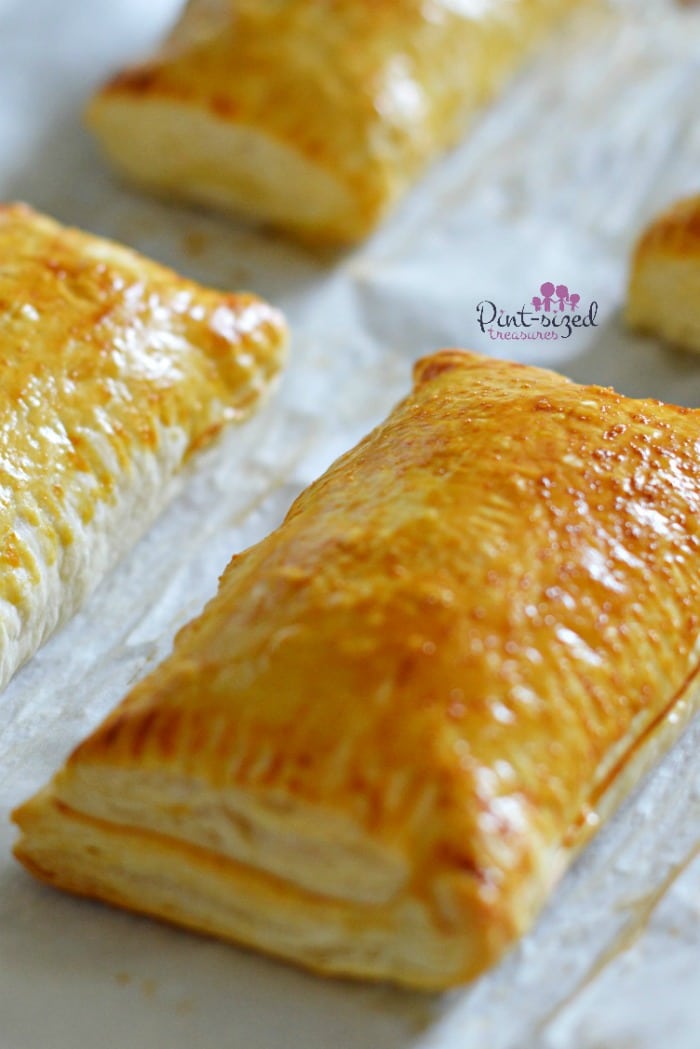 Ham, turkey and cheese pockets are asimpleway to have comfort food ready at all times!