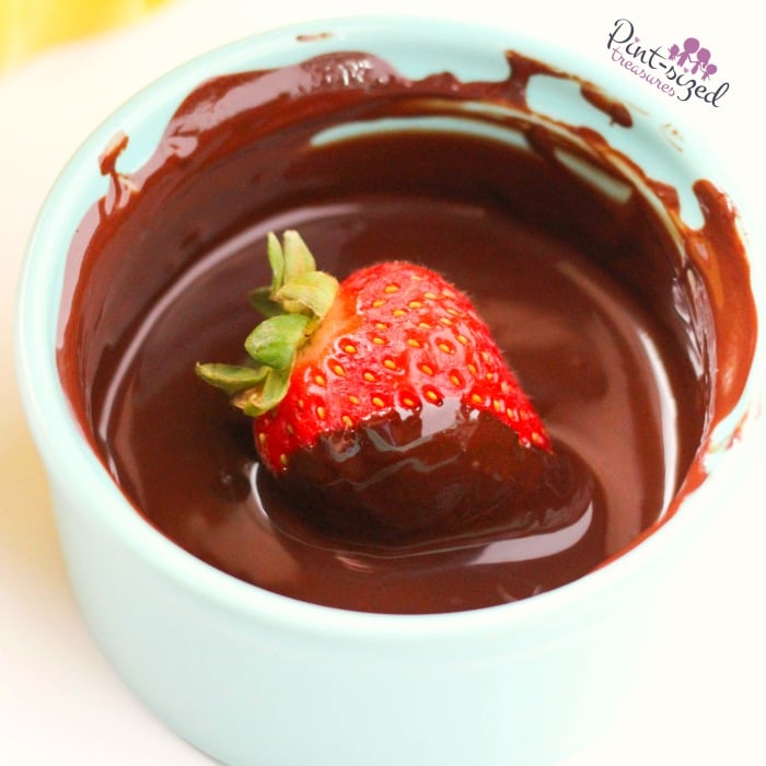 Easy chocolate covered strawberries recipe