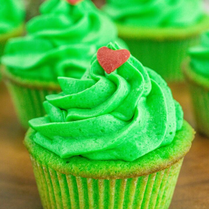 easy grinch cupcakes