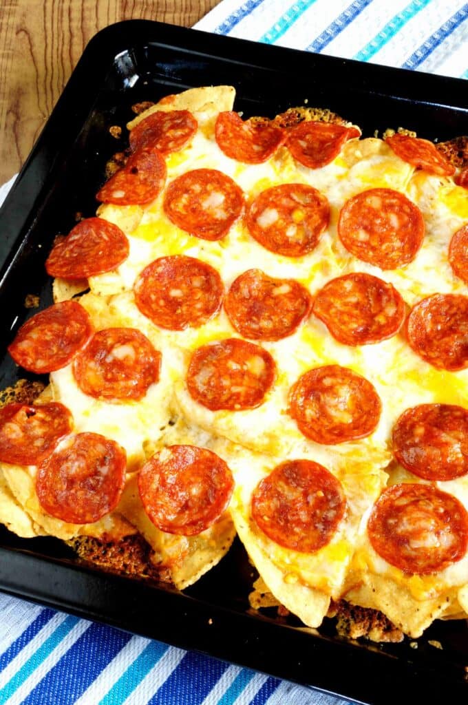 three cheese pizza nachos