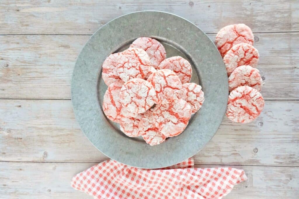 easy strawberry cake mix crinkle cookies