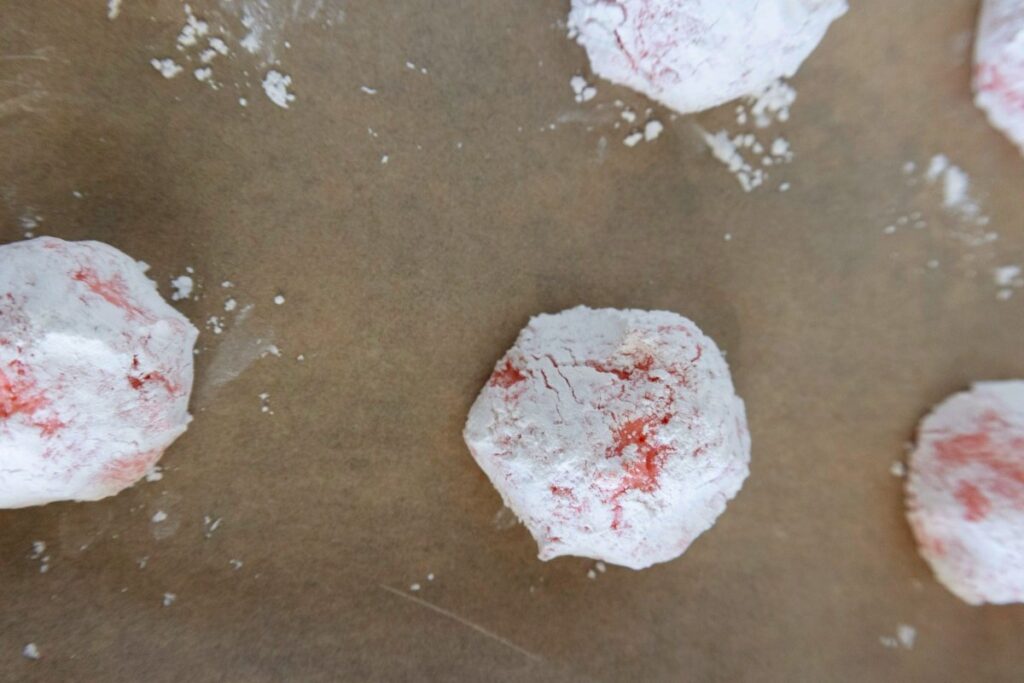 making crinkle cookies
